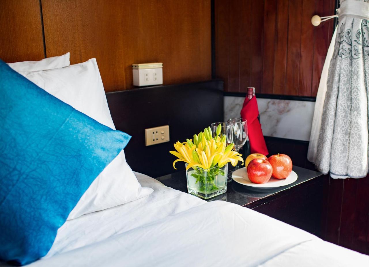 Seasun Boutique Cruise Hotel Ha Long Exterior photo