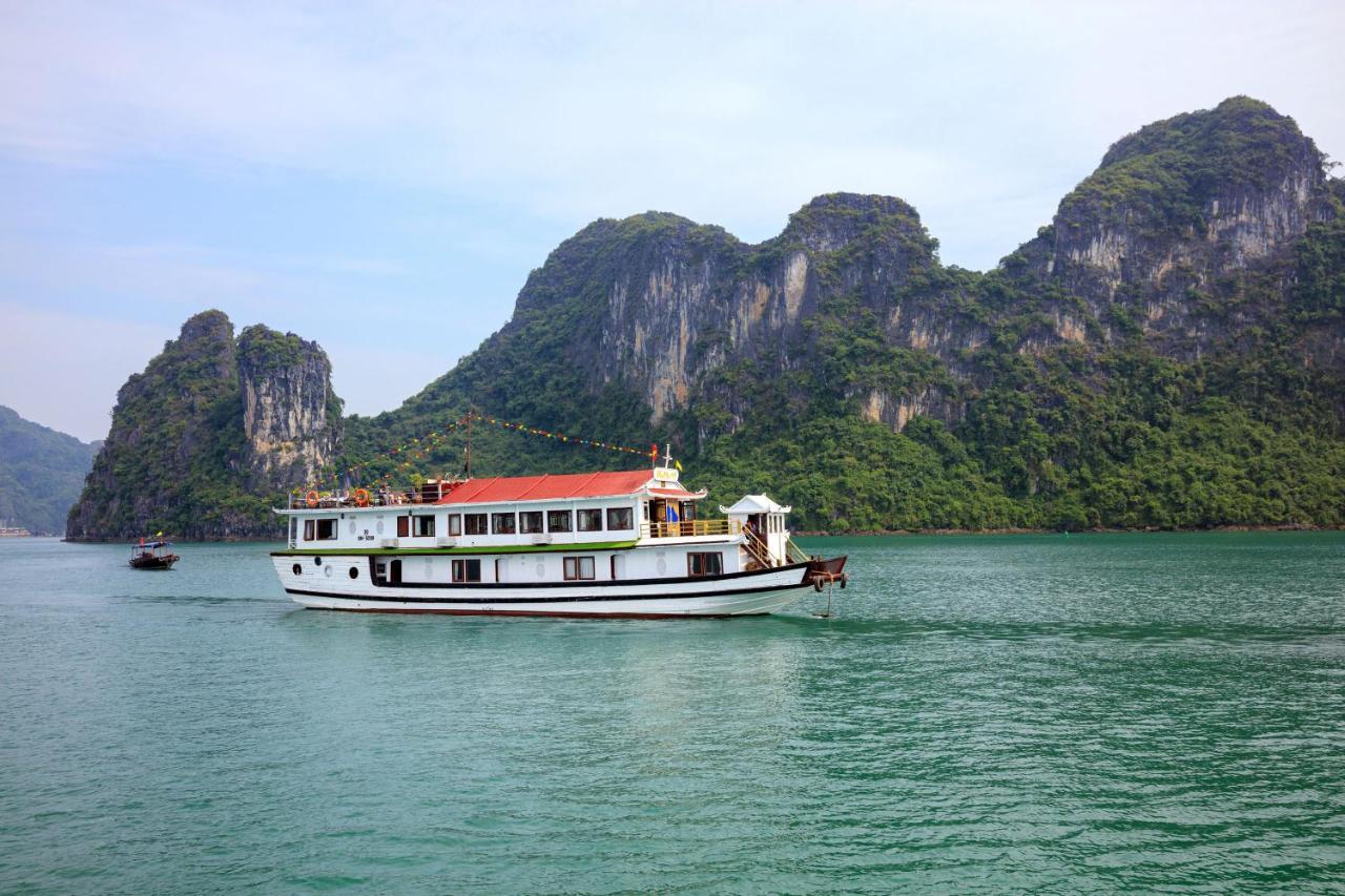 Seasun Boutique Cruise Hotel Ha Long Exterior photo