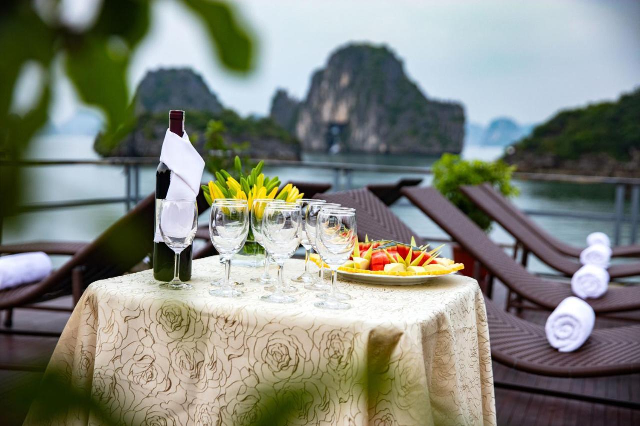 Seasun Boutique Cruise Hotel Ha Long Exterior photo