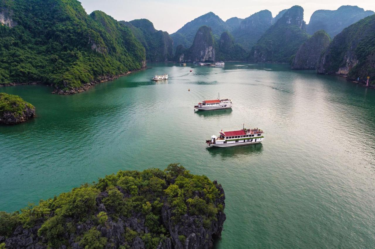 Seasun Boutique Cruise Hotel Ha Long Exterior photo