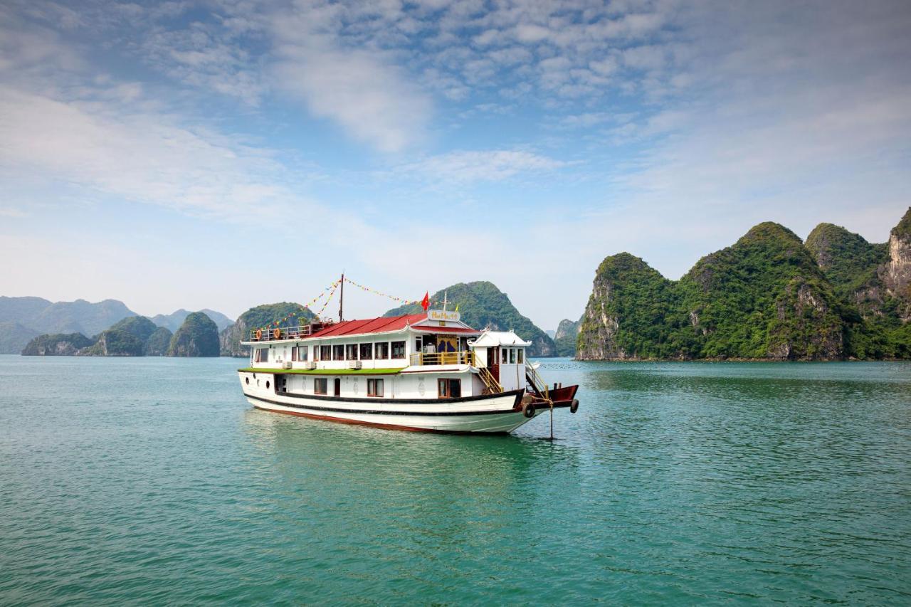 Seasun Boutique Cruise Hotel Ha Long Exterior photo