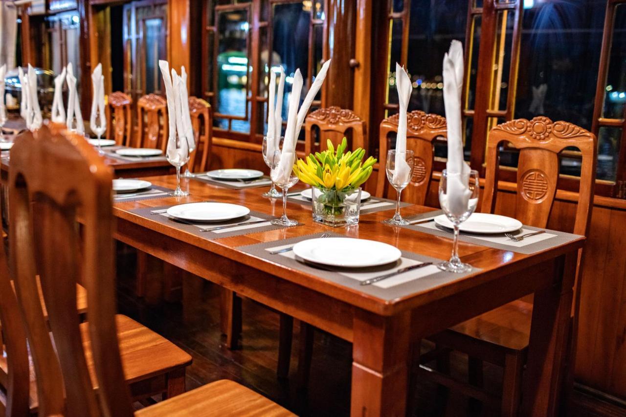 Seasun Boutique Cruise Hotel Ha Long Exterior photo
