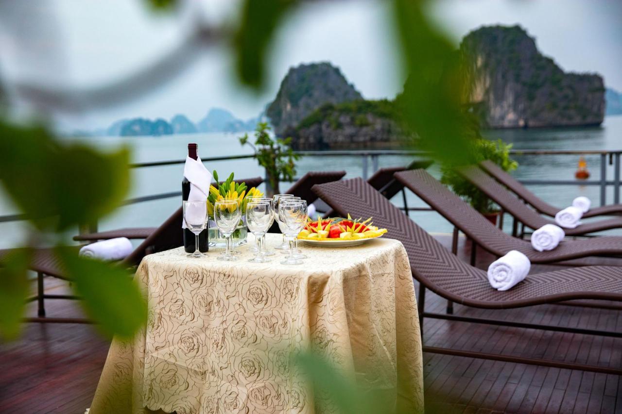 Seasun Boutique Cruise Hotel Ha Long Exterior photo
