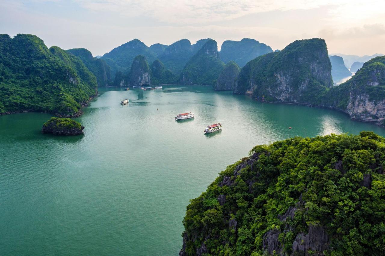 Seasun Boutique Cruise Hotel Ha Long Exterior photo